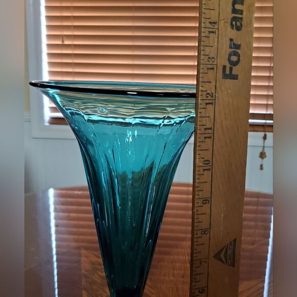 Mid Century Blenko Art Glass Blue Green Hand Blown Trumpet Vase - Picture 7 of 10
